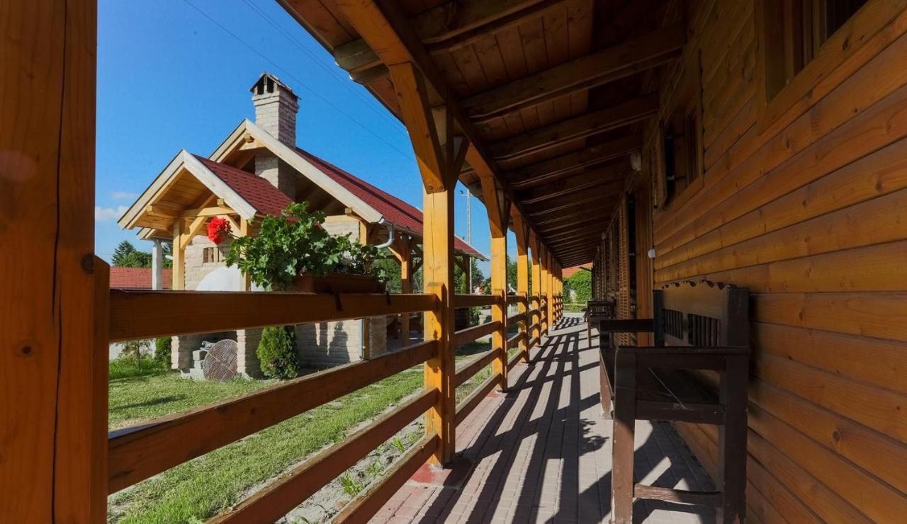 Szazszorszep Es Liliom Apartment Szigetbecse Luaran gambar